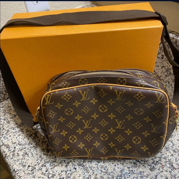 Louis Vuitton reporter - Picture 2 of 7